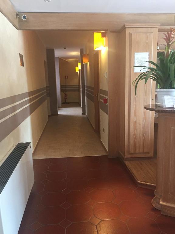 Hotel Ascot Binasco Exteriör bild