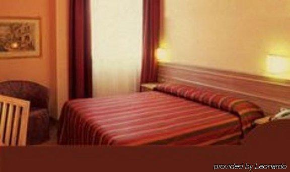Hotel Ascot Binasco Rum bild