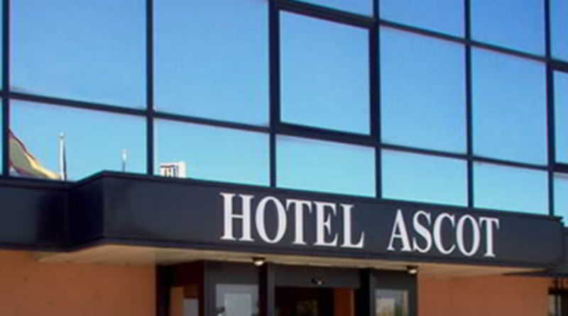 Hotel Ascot Binasco Exteriör bild